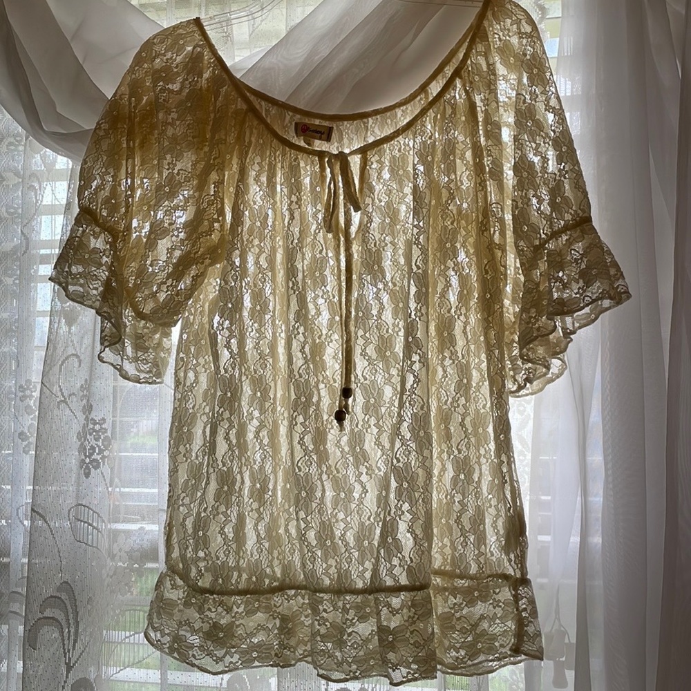 Olsenboye  L  Cream See-Thru Lace Peasant Top Keyhole opening at Front top ties